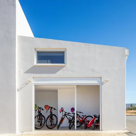 Villa Solis Villa, With Heated Pool & 5 Minutes To Beach, By Thinkvilla *