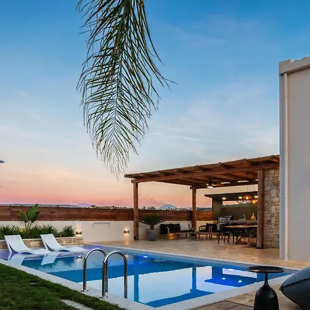 Villa Solis Villa, With Heated Pool & 5 Minutes To Beach, By Thinkvilla Paralia Kourna